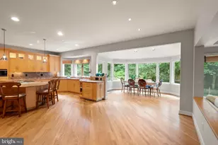 7016 Winterberry Ln, Bethesda, MD 20817 - Photo 17