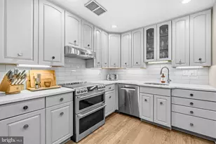 11430 Strand Dr, Rockville, MD 20852 - Photo 13