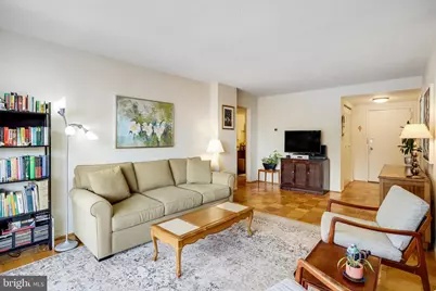 118 Monroe Street #304, Rockville, MD 20850 - Photo 5