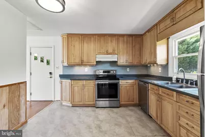 18008 Muncaster Road, Rockville, MD 20855 - Photo 15