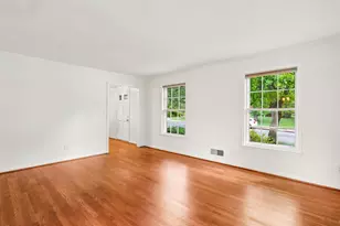 2414 Chilham Pl, Potomac, MD 20854 - Photo 9