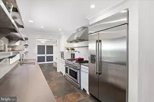 6717 Michaels Dr, Bethesda, MD 20817 - Photo 23