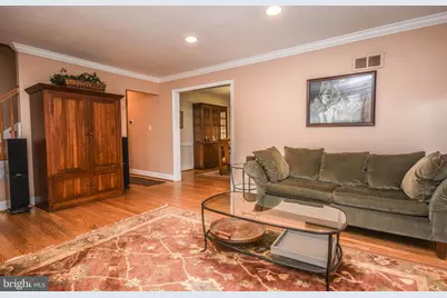 8804 Walnut Hill Road, Chevy Chase, MD 20815 - Photo 5