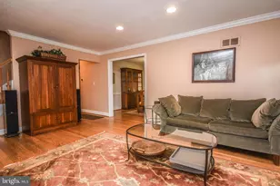 8804 Walnut Hill Rd, Chevy Chase, MD 20815 - Photo 5