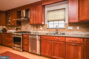 8804 Walnut Hill Rd, Chevy Chase, MD 20815 - Photo 13