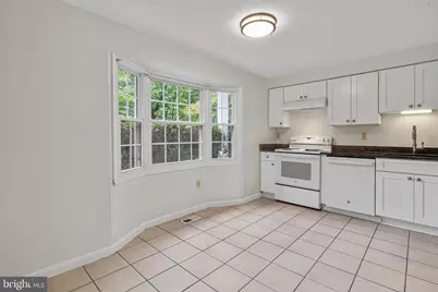 7525 Weatherby Drive, Rockville, MD 20855 - Photo 9