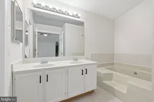 18007 Silver Leaf Dr, Gaithersburg, MD 20877 - Photo 29