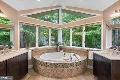 9328 Garden Court, Potomac, MD 20854 - Photo 17
