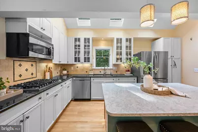 9328 Garden Court, Potomac, MD 20854 - Photo 9