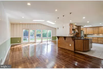 9203 Cedarcrest Drive, Bethesda, MD 20814 - Photo 5