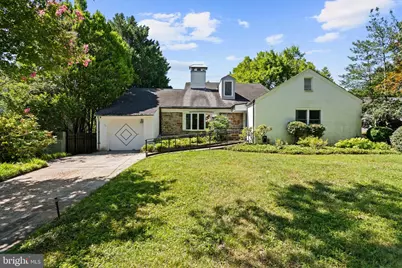 4702 Essex Avenue, Chevy Chase, MD 20815 - Photo 3