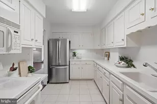 8101 Connecticut Ave, Chevy Chase, MD 20815 - Photo 19