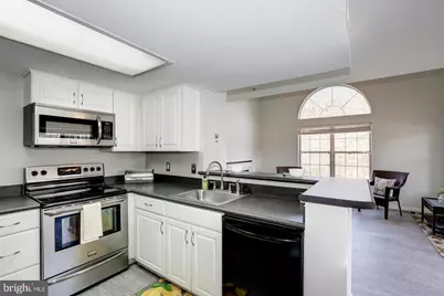921 Hillside Lake Terrace #304, Gaithersburg, MD 20878 - Photo 5