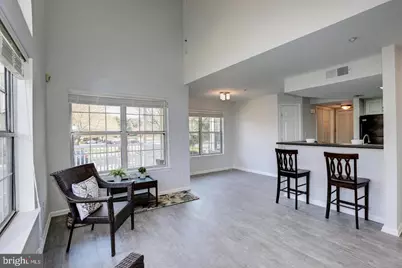 921 Hillside Lake Terrace #304, Gaithersburg, MD 20878 - Photo 3