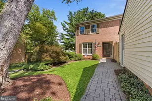 19359 Frenchton Pl, Gaithersburg, MD 20886 - Photo 1