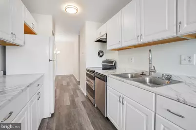 454 Girard Street #373, Gaithersburg, MD 20877 - Photo 3