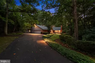 6800 Melody Ln, Bethesda, MD 20817 - Photo 3