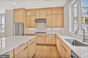 5933 Stonehenge Pl, North Bethesda, MD 20852 - Photo 11