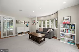 9019 Burdette Rd, Bethesda, MD 20817 - Photo 17