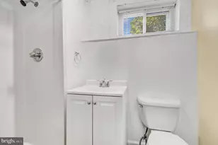 10228 Farnham Dr, Bethesda, MD 20814 - Photo 27