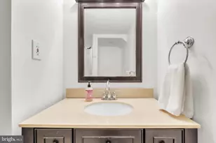 8710 Yarmouth Ct, Potomac, MD 20854 - Photo 29