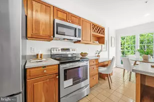 5919 Maplewood Park Pl, Bethesda, MD 20814 - Photo 17