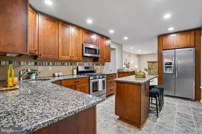12207 Devilwood Drive, Potomac, MD 20854 - Photo 9