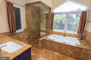 5628 Knollwood Rd, Bethesda, MD 20816 - Photo 9