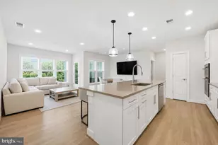210 Decoverly Dr, Gaithersburg, MD 20878 - Photo 1