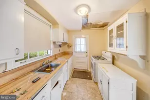 207 Lexington Dr, Silver Spring, MD 20901 - Photo 9
