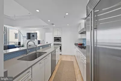 6820 Wisconsin Avenue #7006, Bethesda, MD 20815 - Photo 13