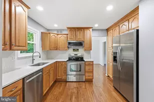 38 Blackburn Ct, Burtonsville, MD 20866 - Photo 13
