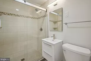 10401 Grosvenor Pl, Rockville, MD 20852 - Photo 17