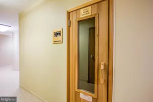 10101 Grosvenor Pl, North Bethesda, MD 20852 - Photo 29