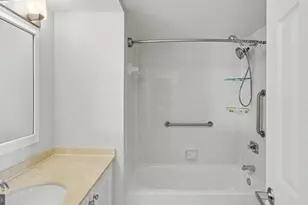 10101 Grosvenor Pl, North Bethesda, MD 20852 - Photo 19