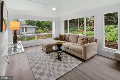3305 W Coquelin Terrace, Chevy Chase, MD 20815 - Photo 9