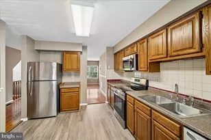 12407 Herrington Manor Dr, Silver Spring, MD 20904 - Photo 3