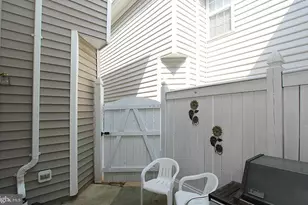 537 Longhorn Crescent, Rockville, MD 20850 - Photo 9