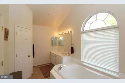 537 Longhorn Crescent, Rockville, MD 20850 - Photo 7