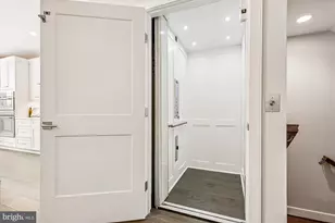10340 Grosvenor Pl, North Bethesda, MD 20852 - Photo 5