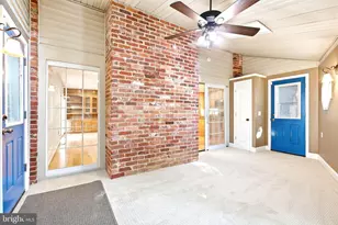 6426 Hollins Dr, Bethesda, MD 20817 - Photo 9