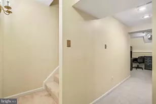 17914 Cottonwood Terrace, Gaithersburg, MD 20877 - Photo 29