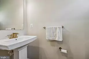 9715 Stewartown Rd, Montgomery Village, MD 20886 - Photo 21