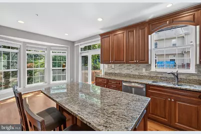 20811 Shamrock Glen Circle, Germantown, MD 20874 - Photo 5