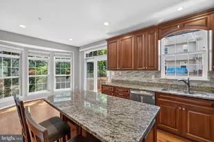 20811 Shamrock Glen Cir, Germantown, MD 20874 - Photo 5