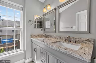 20811 Shamrock Glen Cir, Germantown, MD 20874 - Photo 9