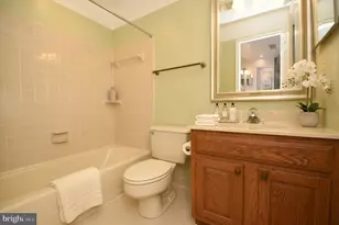 26 Holly Leaf Ct, Bethesda, MD 20817 - Photo 99