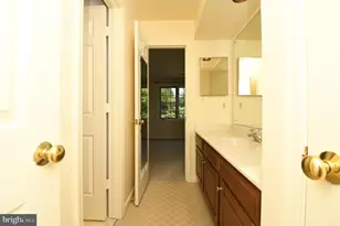 26 Holly Leaf Ct, Bethesda, MD 20817 - Photo 95