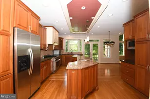 26 Holly Leaf Ct, Bethesda, MD 20817 - Photo 29