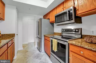 806 Amber Tree Ct, Gaithersburg, MD 20878 - Photo 9